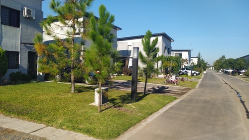 Imagen 2 de 28 de Duplex, Casa Barrio Umbrales De La Merced, Totalmente Cancelada