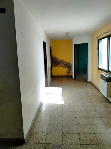 Imagen 15 de 22 de Deposito Oficinas Edificio Alquiler Alberdi