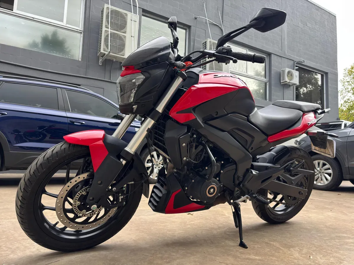 Motos