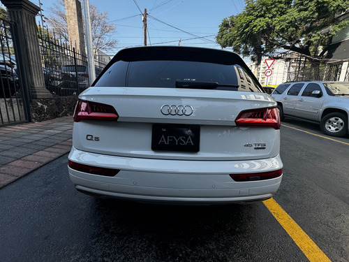 Audi Q5 2.0 L Security
