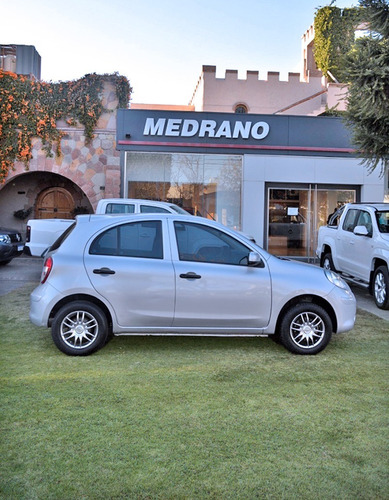 Imagen 3 de 16 de Nissan March Visia