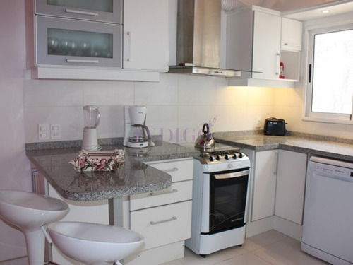 Imagen 4 de 12 de Casa En Venta Y Venta En Pleno Montoya, 6 Dormitorios Mas Dependencia De Servicio.