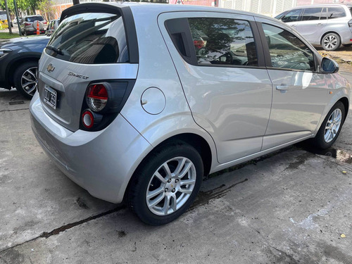 Imagen 5 de 16 de Chevrolet Sonic 1.6 Lt 2014