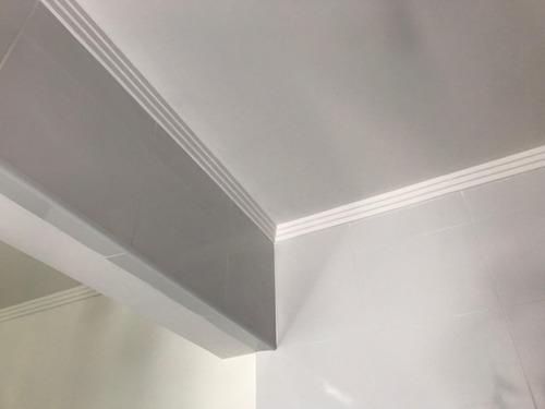 Imagem 8 de 10 de Moldura Rodateto Isopor C/ Acabamento 3 Degraus 26mts -12cm)