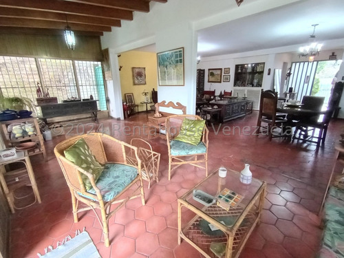 En Venta Hermosa Casa Con Anexo Y Amplio Jardín En Santa Paula