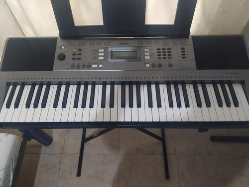 Teclado Piano Yamaha En Perfecto Estado Psr E353