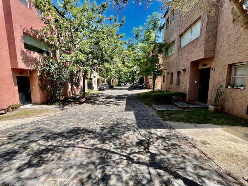 Casa En Venta B° La Colina De La Horqueta, San Isidro.