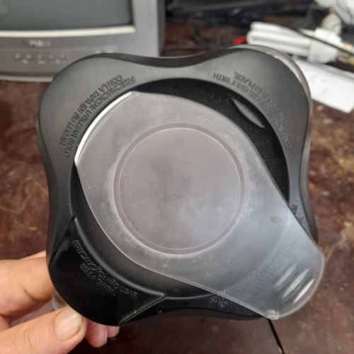 Imagem 6 de 10 de Copo De Vidro Pra Liquidificador Oster Usado Com Tampa Ler