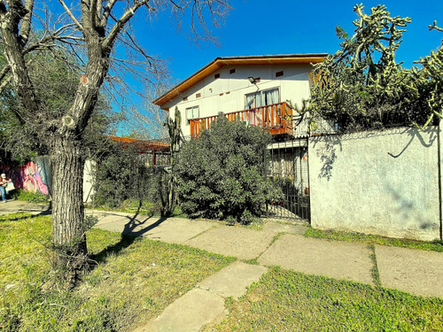 Hermosa Casa 522 Metros De Terreno, 6d + 4b, Patio, Jardines