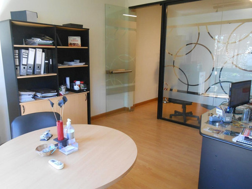 Imagen 8 de 11 de Oficina Muy Luminosa - Ideal Estudio Profesional
