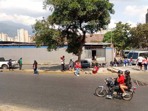 Vendo Edificio En Avenida Lecuna Frente Al Terminal Del Nuevo Circo