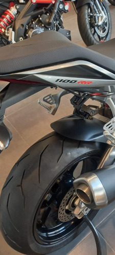 Imagen 6 de 10 de Aprilia Tuono 1100 Rr