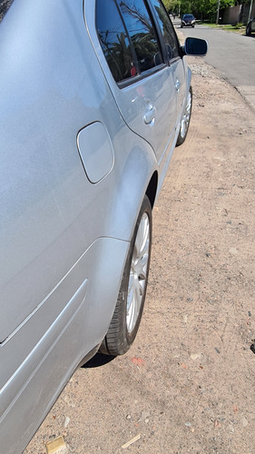 Volkswagen Bora 1.8 Highline T 180cv Cuero