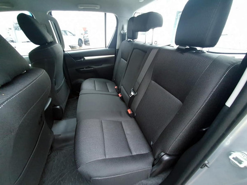 Toyota Hilux 2.4 Dc 4x2 Tdi Sr L20 2025