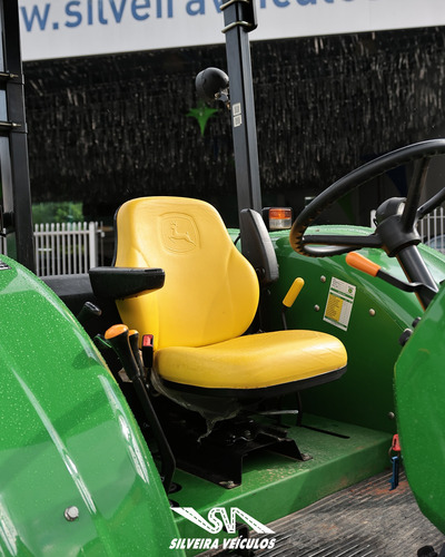 Trator John Deere 5080 E - Ano: 2023 - 4 X 4