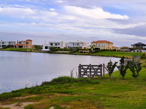 Lote En Puertos Del Lago, Barrio Marinas - Al Lago