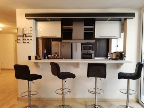 Imagen 6 de 17 de Se Vende Excelente Villa Totalmente Remodelada Tapas 04243564365