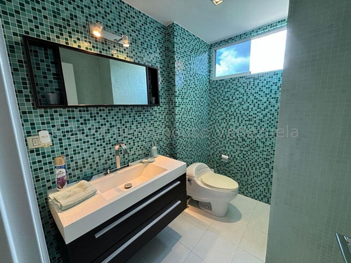 Se Pfrece En Venta Bello E Impecable Apartamento Remodelado Ubicado En Lomas Del Sol