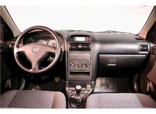 Imagem 8 de 14 de Chevrolet Astra 2.0 Mpfi Comfort Sedan 8v Flex 4p Manual