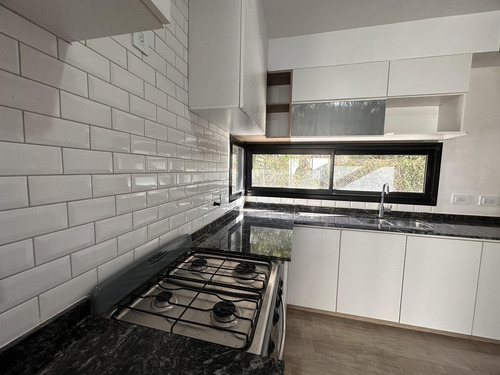 Venta Casa Condominio De 2 Dormitorios A Estrenar En Rosario- Fisherton