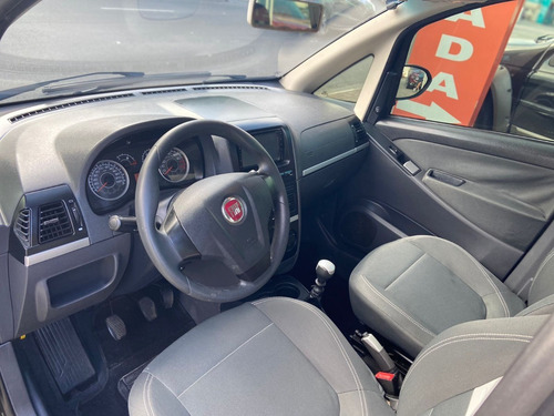 Imagem 6 de 12 de Fiat Idea Attractive 1.4