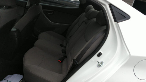 Imagen 12 de 12 de Hyundai Elantra 2015 1.8 Gls Premium At