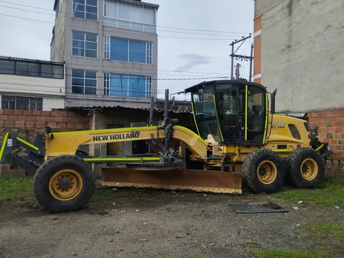 Motoniveladora Newholland 170b