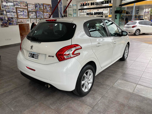Peugeot 208 1.5 Allure 2014