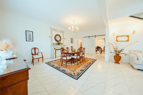 Casa En Venta - 3 Dormitorios 3 Baños - Cochera - 202mts2 - Mar Del Plata
