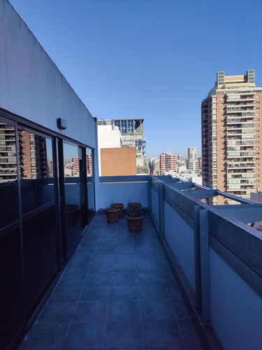 Oficina 4 Ambientes 140m2. 3 Baños, Cocina, Deposito Y Cochera.