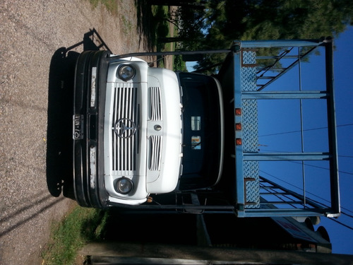 Imagen 3 de 9 de Mercedes Benz 1518