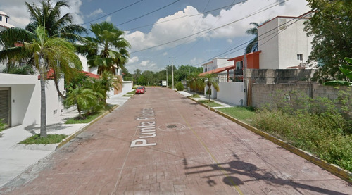 Hermosa Casa En Punta Piedra, Cancún, Quintana Roo - Remate Bancario