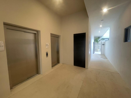 Departamento Para Estrenar Con Roof Garden En Av Nader Cancun
