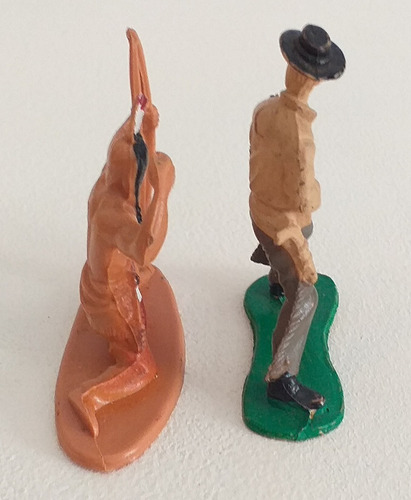 Imagen 2 de 7 de Set X 2 Figuras Oeste Indio Cowboy Soldadito Plastico Retro
