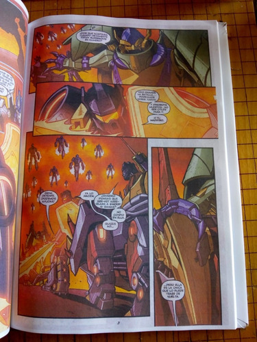 Imagen 4 de 5 de Dinobots Transformers Español Pasta Dura Comic Libro