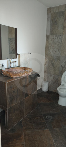 Jardines De San Mateo / Las Américas: Inmueble Productivo Con Uso De Suelo Comercial.