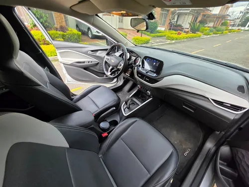 Chevrolet Onix 1.0T Premier Sedan At