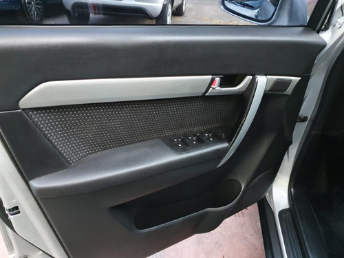 Imagen 8 de 20 de Chevrolet Captiva Ls 2.4 7a 2014