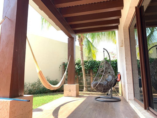 Amplia Casa En Condominio En Venta En Chablekal