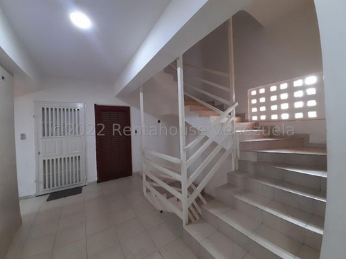 Imagen 19 de 20 de Apartamento En Venta Zona Centro De Maracay, 23-13616 Hc