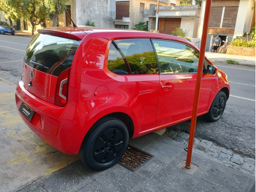Imagen 10 de 17 de Volkswagen Up! 2015 1.0 Move Up! 75cv 3 P