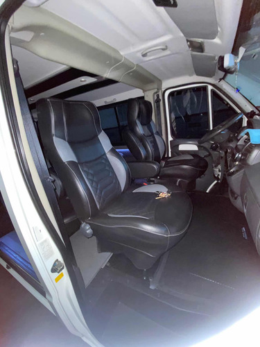 Imagen 6 de 19 de Peugeot Boxer 2008 2.8 330m Combi Hdi Conf Larga