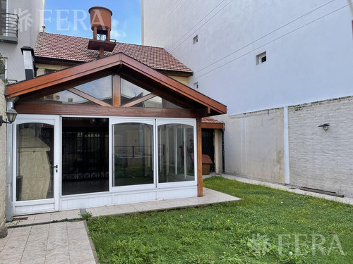 Imagen 15 de 17 de Venta Casa 4 Ambientes Con Jardín, Cochera, Quincho Y Fondo Libre Con Piscina En Wilde (30086)