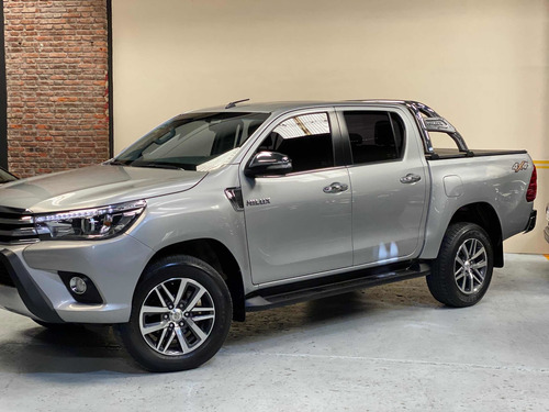 Toyota Hilux 2.8 Cd Srx 177cv 4x4 At 2017