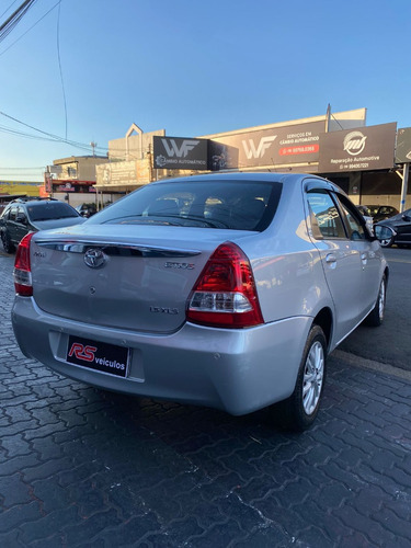 Toyota Etios Sedán XLS 1.5 (Flex)