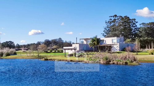 Venta Hermosa Casa Al Agua Y Con Isla En El Quijote Chacras