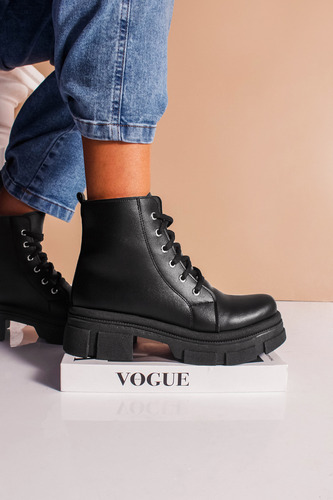 Borcegos Mujer Negros Botas Vor Plataformas Comodos Araquina
