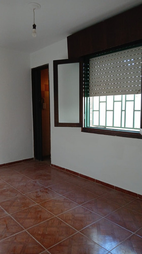 En Alquiler! Casa 3 Dormitorios - Patio C Asador Cochera ¡pleno B Jardin!