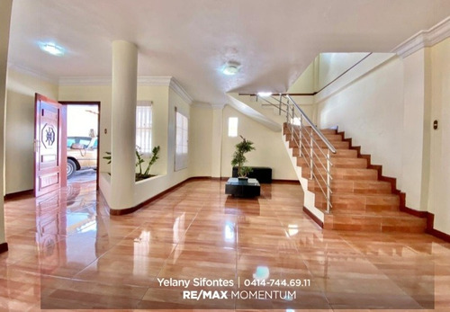 Imagen 5 de 10 de Casa Con Piscina En Pueblo Nuevo