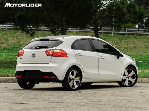 Imagen 5 de 24 de Kia Rio New 1.4 Extra Full | Permuta / Financia